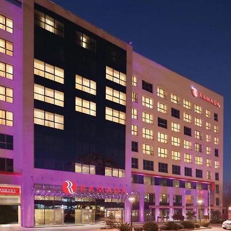Hotel Ramada Питешти Экстерьер фото