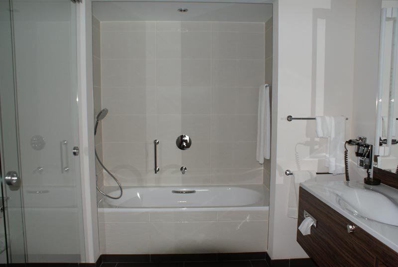 Hotel Ramada Питешти Экстерьер фото