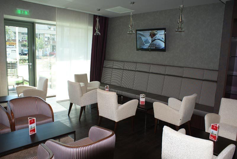 Hotel Ramada Питешти Экстерьер фото